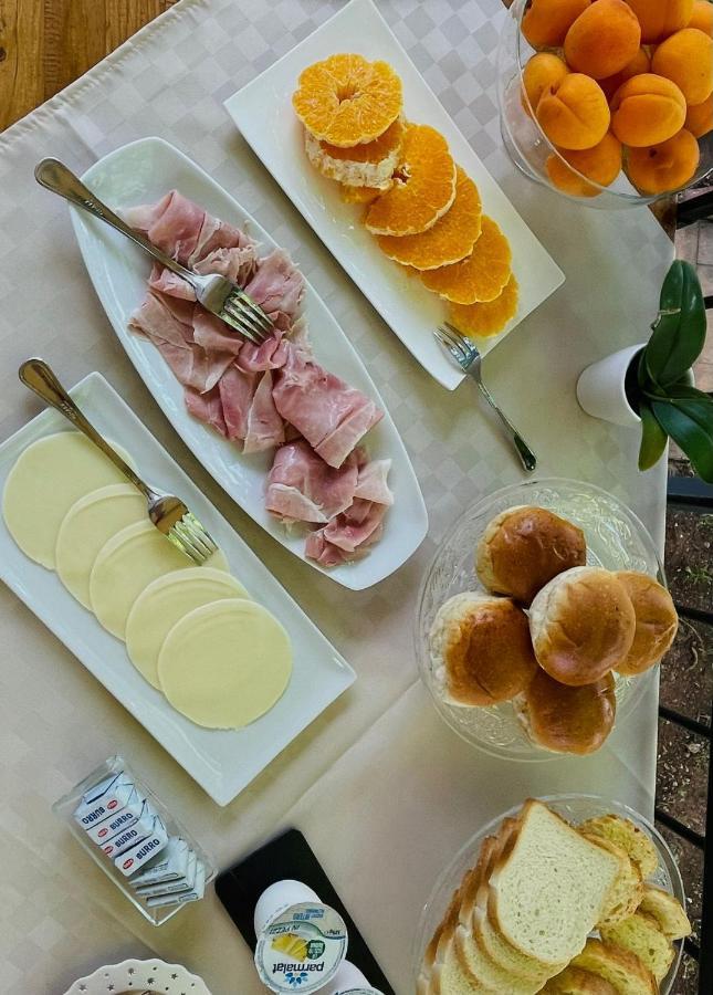 Alemar Bed & Breakfast มอนเดลโล ภายนอก รูปภาพ
